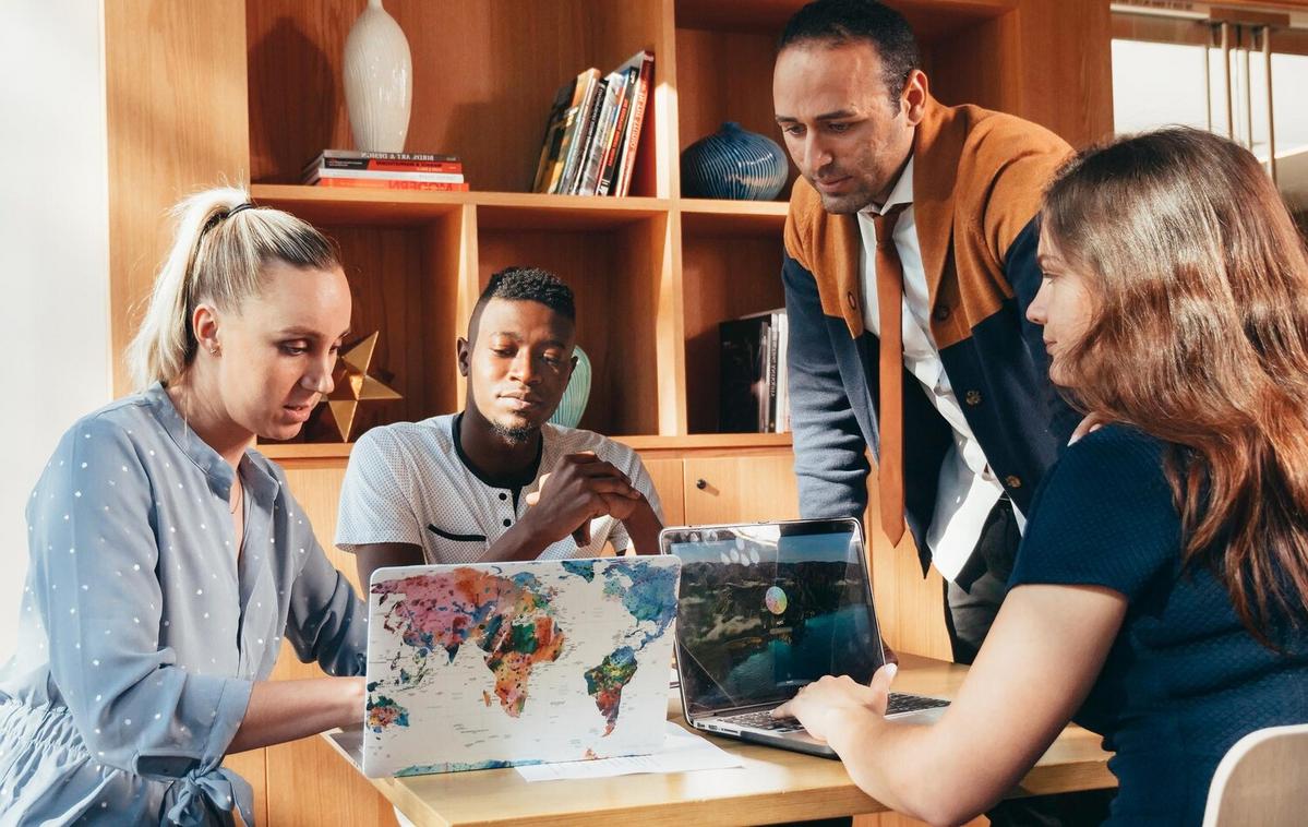 Personalized Learning Paths: Tailoring Education with Online Courses